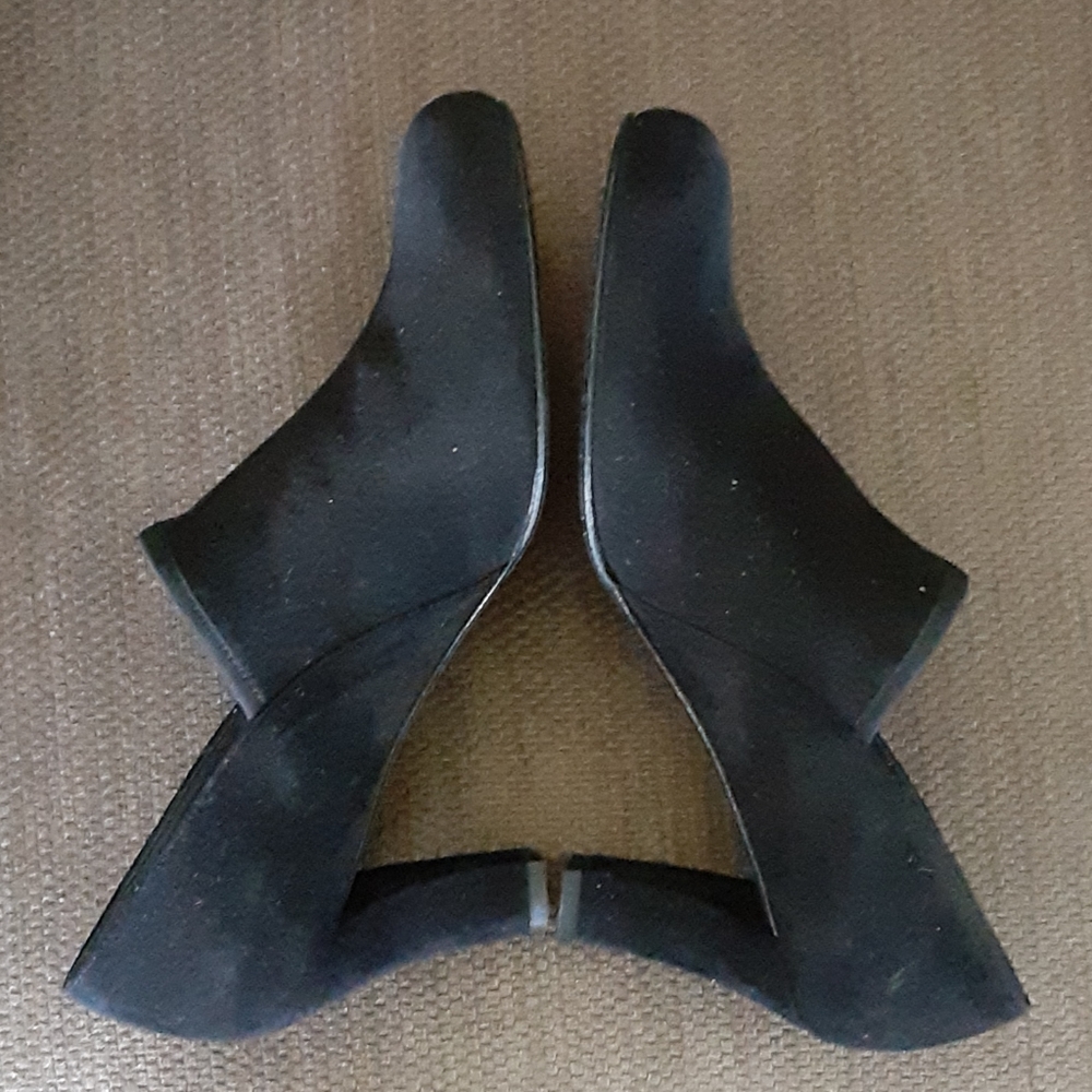 Stuart Weitzman Black Suede Heels women's size 9